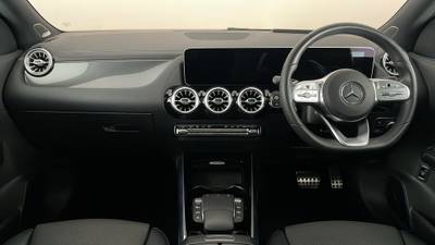2020 MERCEDES-BENZ GLA interior
