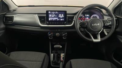 2022 Kia Stonic interior