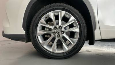 2021 TOYOTA KLUGER gallery