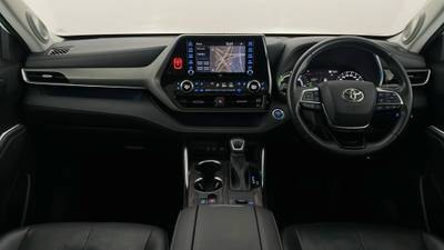 2021 TOYOTA KLUGER interior