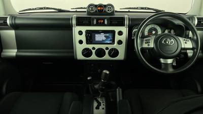 2014 TOYOTA FJ CRUISER interior