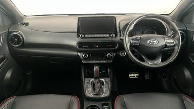 2022 HYUNDAI KONA interior