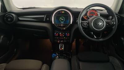 2018 MINI 3D HATCH interior