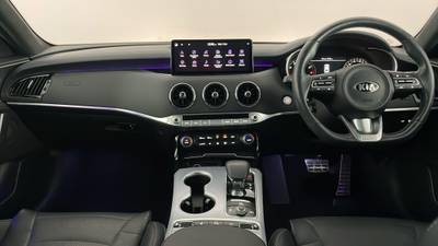 2021 KIA STINGER interior
