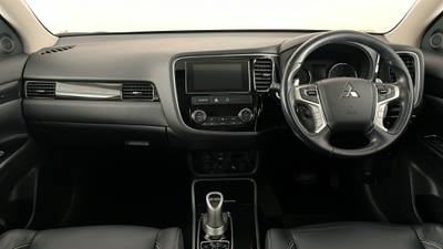 2018 MITSUBISHI OUTLANDER interior