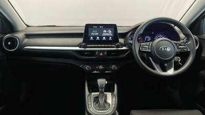 2018 KIA CERATO interior