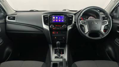 2022 MITSUBISHI TRITON interior