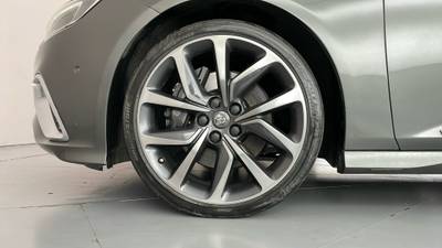 2017 HOLDEN COMMODORE gallery