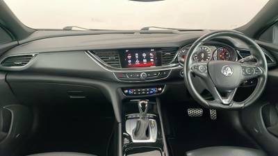 2017 HOLDEN COMMODORE interior