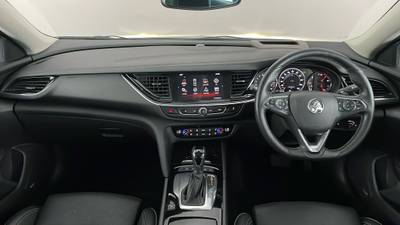 2018 HOLDEN CALAIS interior