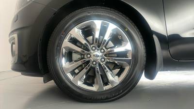 2017 KIA CARNIVAL gallery