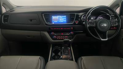 2017 KIA CARNIVAL interior