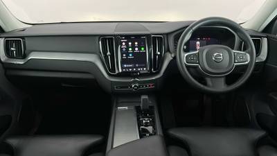 2023 VOLVO XC60 interior