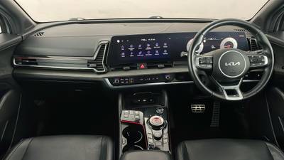 2022 KIA SPORTAGE interior