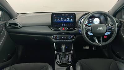 2025 Hyundai i30 interior