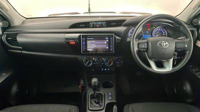2018 TOYOTA HILUX interior