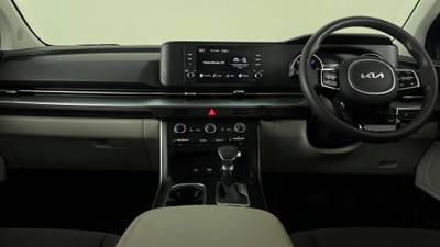 2022 KIA CARNIVAL interior