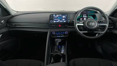 2024 HYUNDAI I30 interior