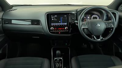 2020 MITSUBISHI OUTLANDER interior