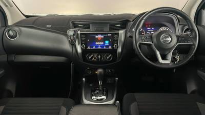 2023 Nissan Navara interior