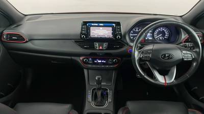 2017 HYUNDAI i30 interior