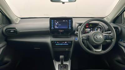 2023 TOYOTA YARIS CROSS interior