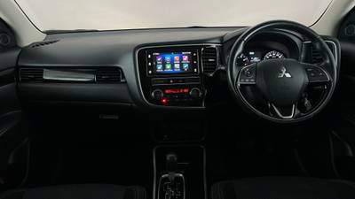 2018 MITSUBISHI OUTLANDER interior