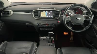 2019 Kia Sorento interior