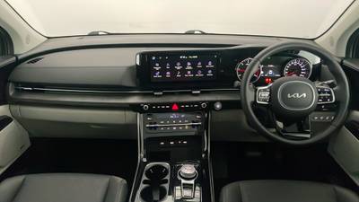 2023 KIA CARNIVAL interior