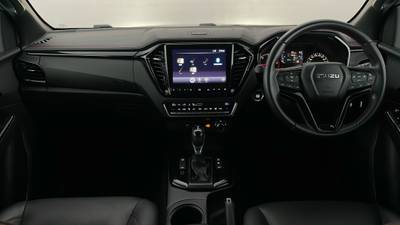 2022 ISUZU D-MAX interior