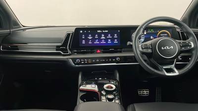 2024 KIA SPORTAGE interior