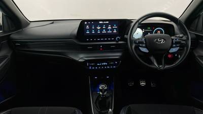 2021 HYUNDAI I20 interior