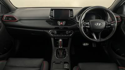 2020 HYUNDAI I30 interior