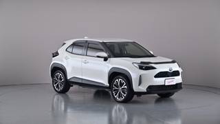 2022 TOYOTA YARIS CROSS