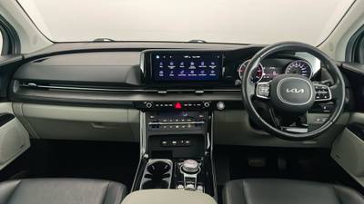 2022 KIA CARNIVAL interior