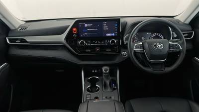 2023 TOYOTA KLUGER interior