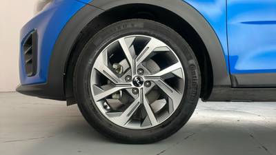 2023 KIA STONIC gallery