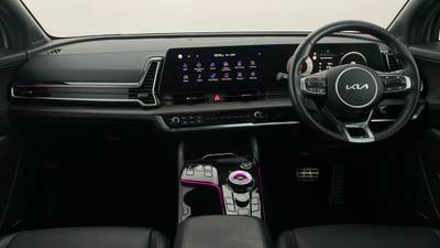 2024 KIA SPORTAGE interior