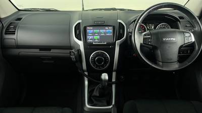 2017 ISUZU D-MAX interior
