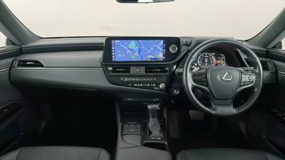 2022 LEXUS ES250 interior