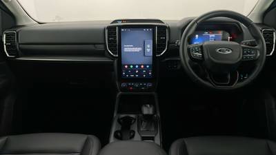 2023 FORD EVEREST interior