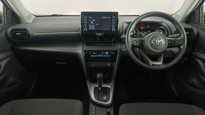 2022 TOYOTA YARIS CROSS interior