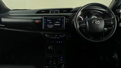2018 TOYOTA HILUX interior