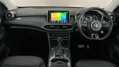 2022 MG HS interior