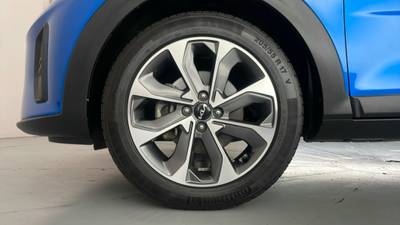 2021 KIA STONIC gallery