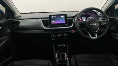 2021 KIA STONIC interior