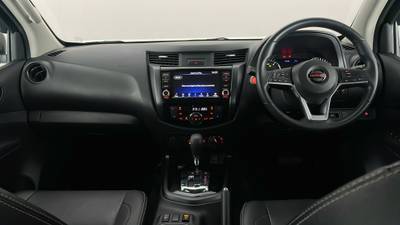 2023 NISSAN NAVARA interior