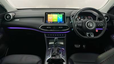 2021 MG HS interior