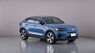 2022 VOLVO C40