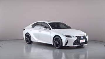 2021 LEXUS IS300H